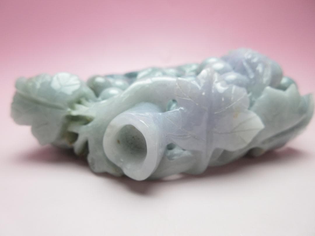 天然ひすい 本翡翠 樹脂含侵なし 葡萄置物 TN111 70728