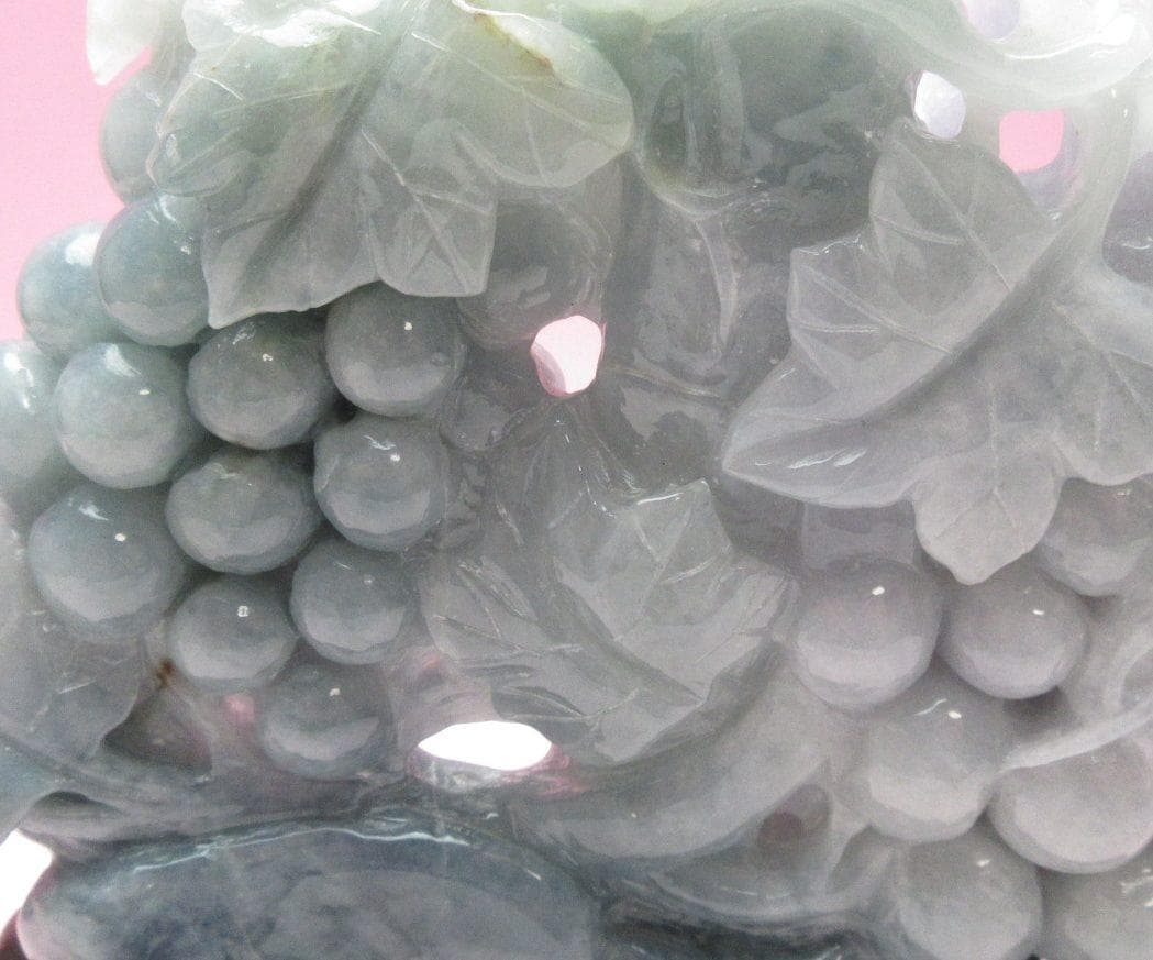 天然ひすい 本翡翠 樹脂含侵なし 葡萄置物 TN111 70728