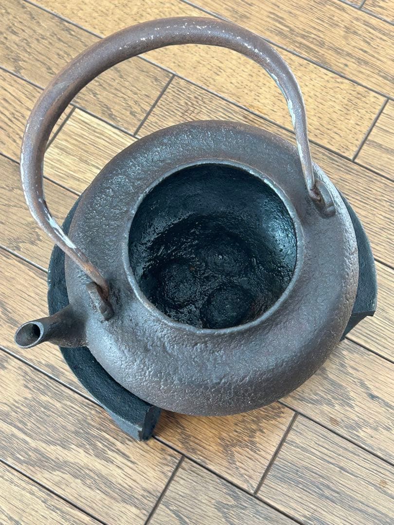 龍文堂造　鉄瓶　丸型レトロ 約1.2L 水漏れ無し　鉄分補給　足付