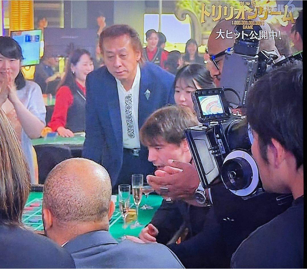 新年会を盛り上げろアコースティック出張ライブを呼ぼう交渉OK