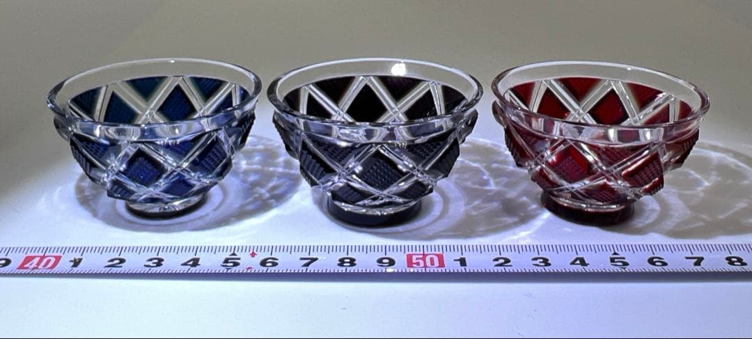 島津磯斉彬　薩摩切子色被せガラス酒杯　共箱　東Y7-1010☆1Fトルサル