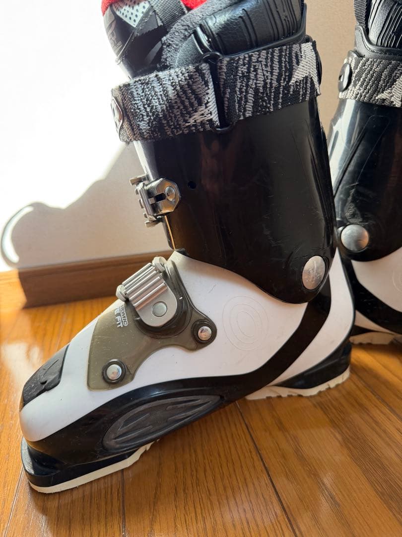 ATOMIC スキーブーツ LIVE FIT 70