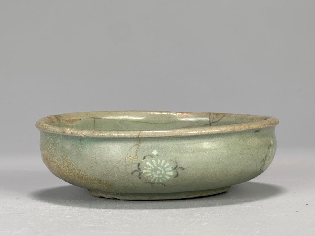 韓国　高麗　青磁　象嵌花卉文碗　鉢　朝鮮半島美術