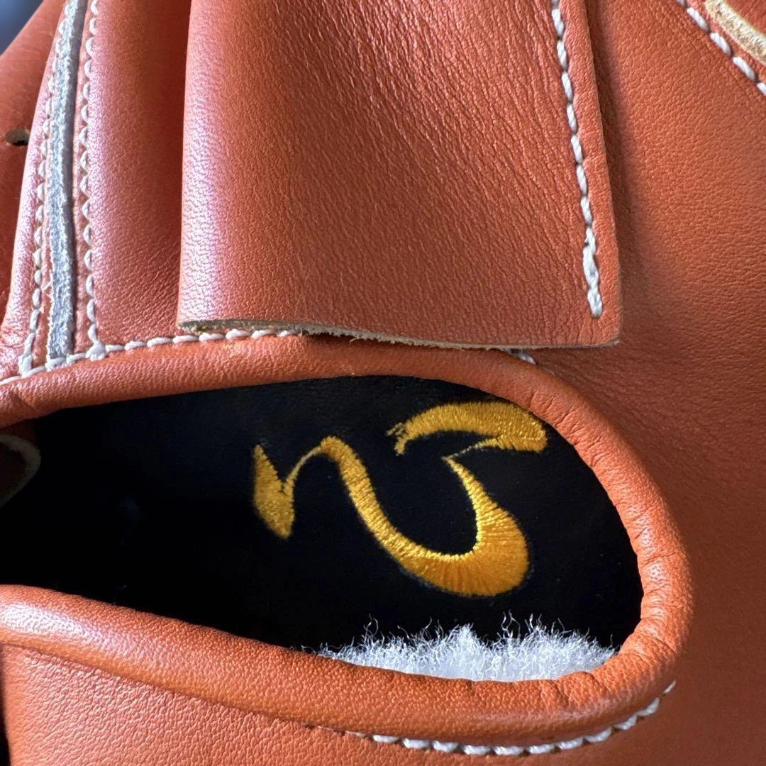 新品タグ付きハタケヤマ硬式用野球キャッチャーミット右利き用