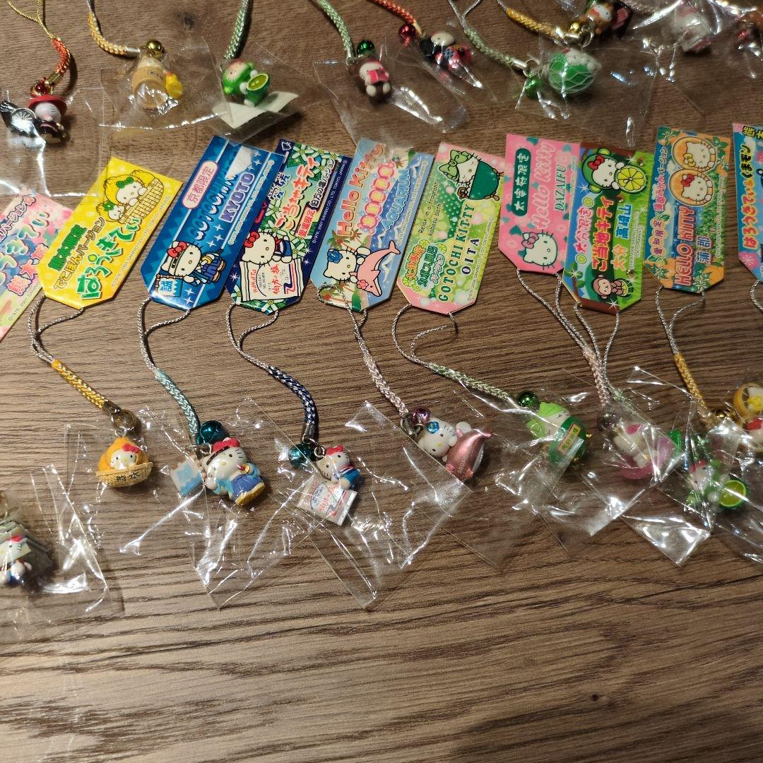 ご当地キティ羽付けストラップ 62個セット 未開封