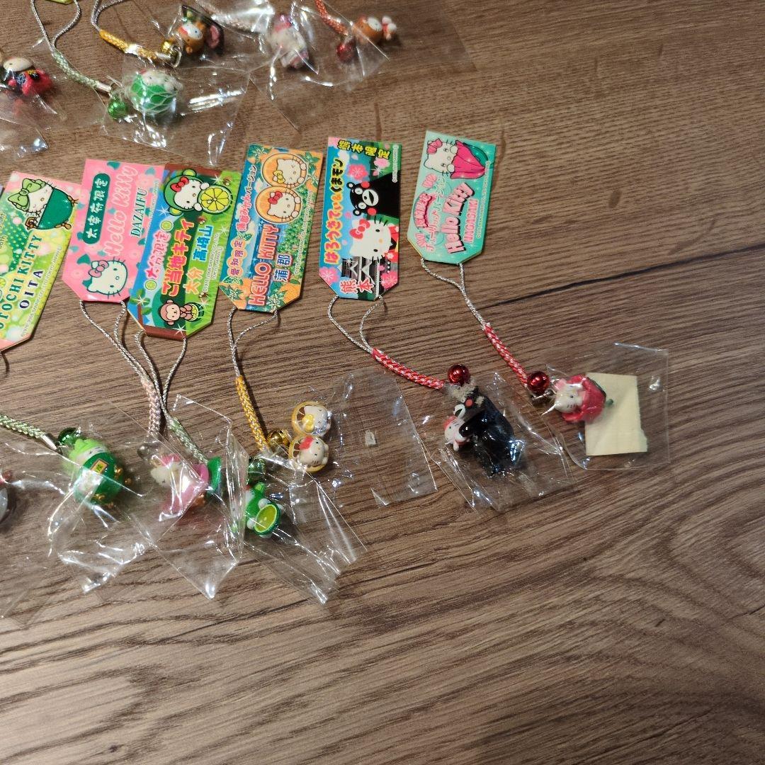 ご当地キティ羽付けストラップ 62個セット 未開封