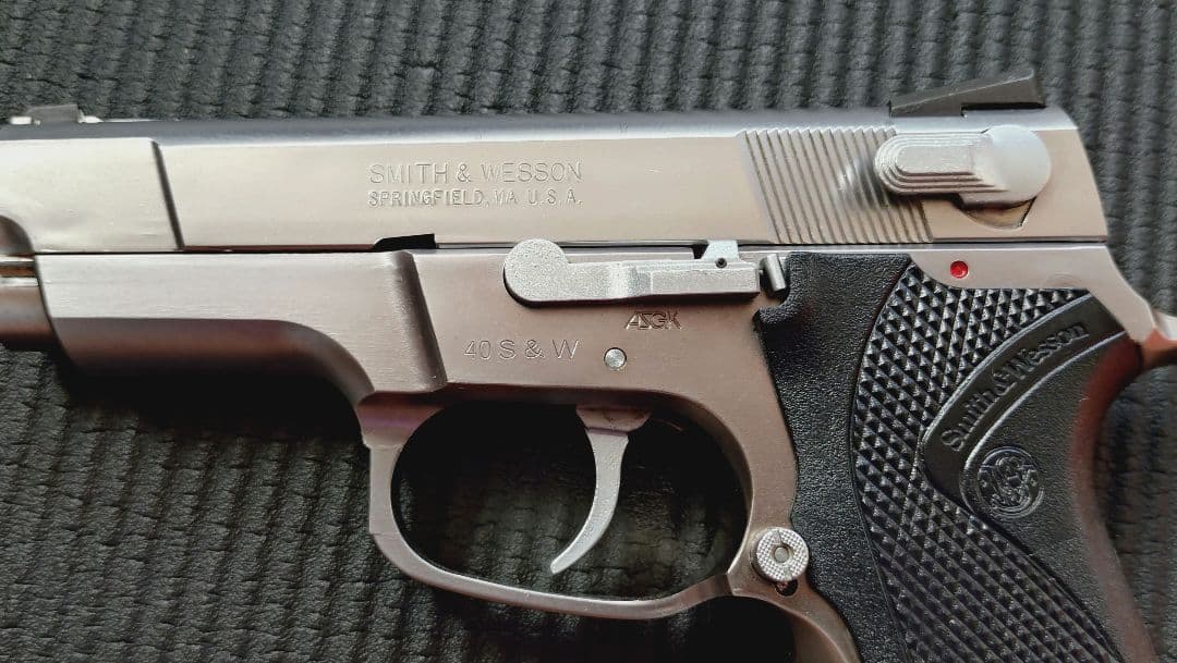 ウエスタンアームズ　スミス&ウェッソン　ショーティ40 ガスガン