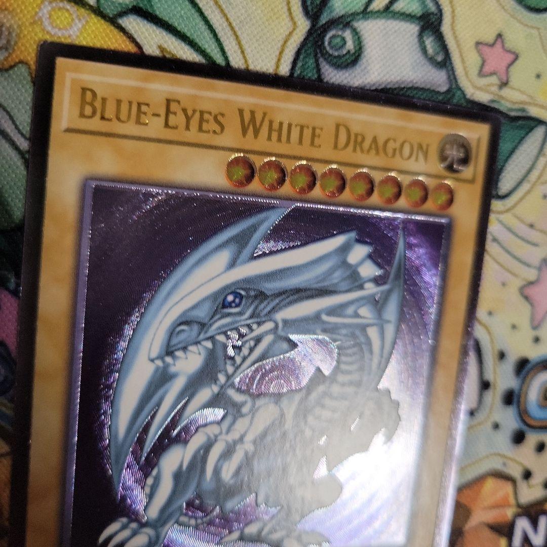 遊戯王　青眼の白龍　英語　レリーフ　op28