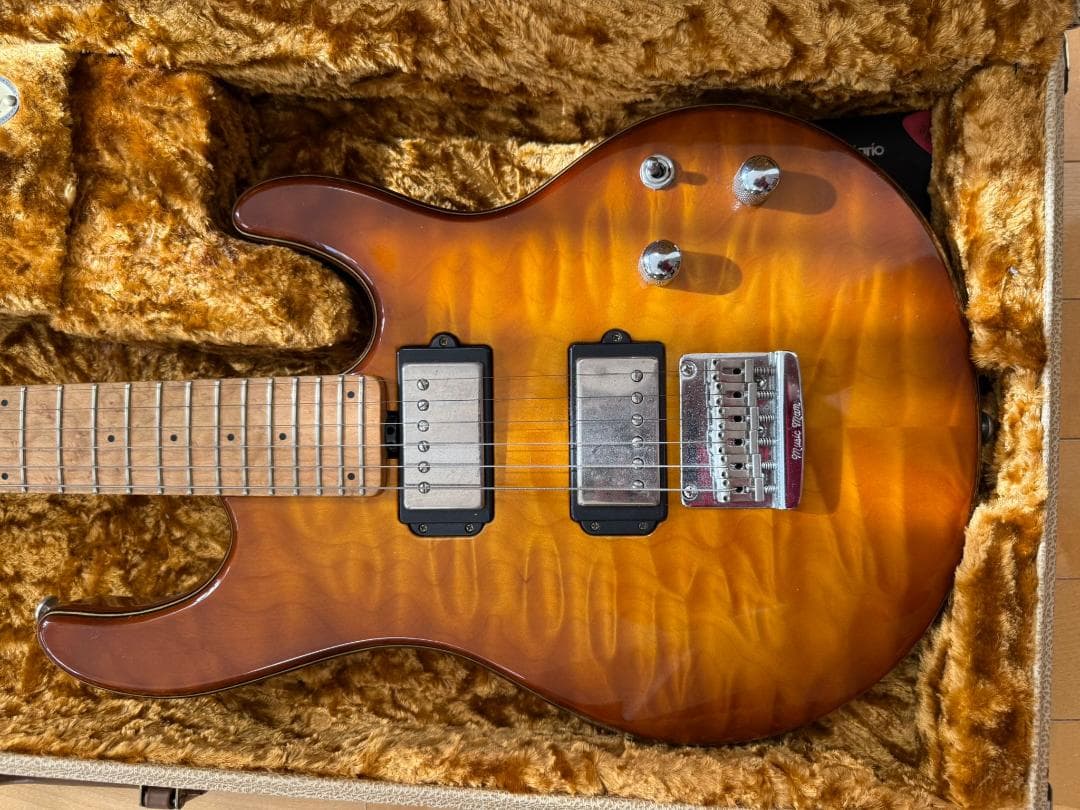 Ernie Ball Music Man Silhouette エレキギタ