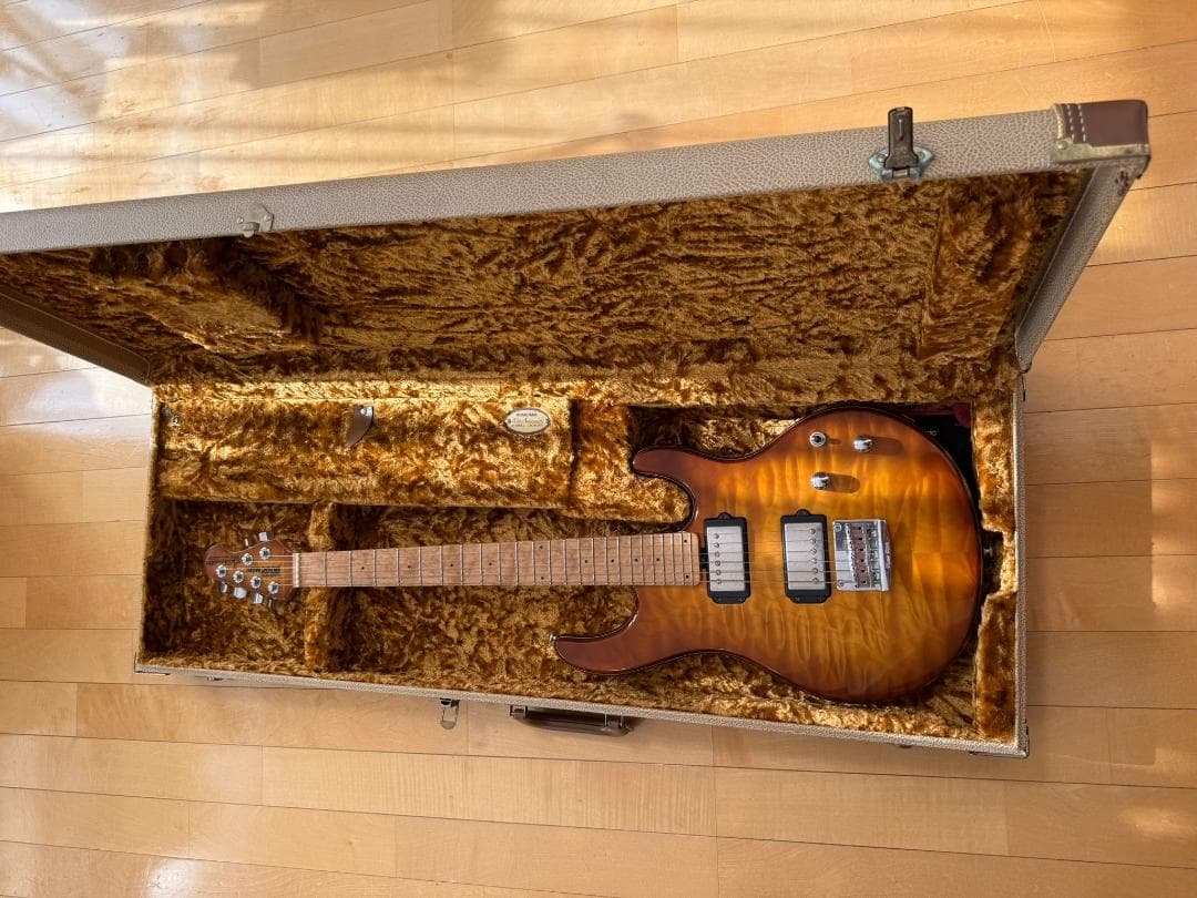 Ernie Ball Music Man Silhouette エレキギタ