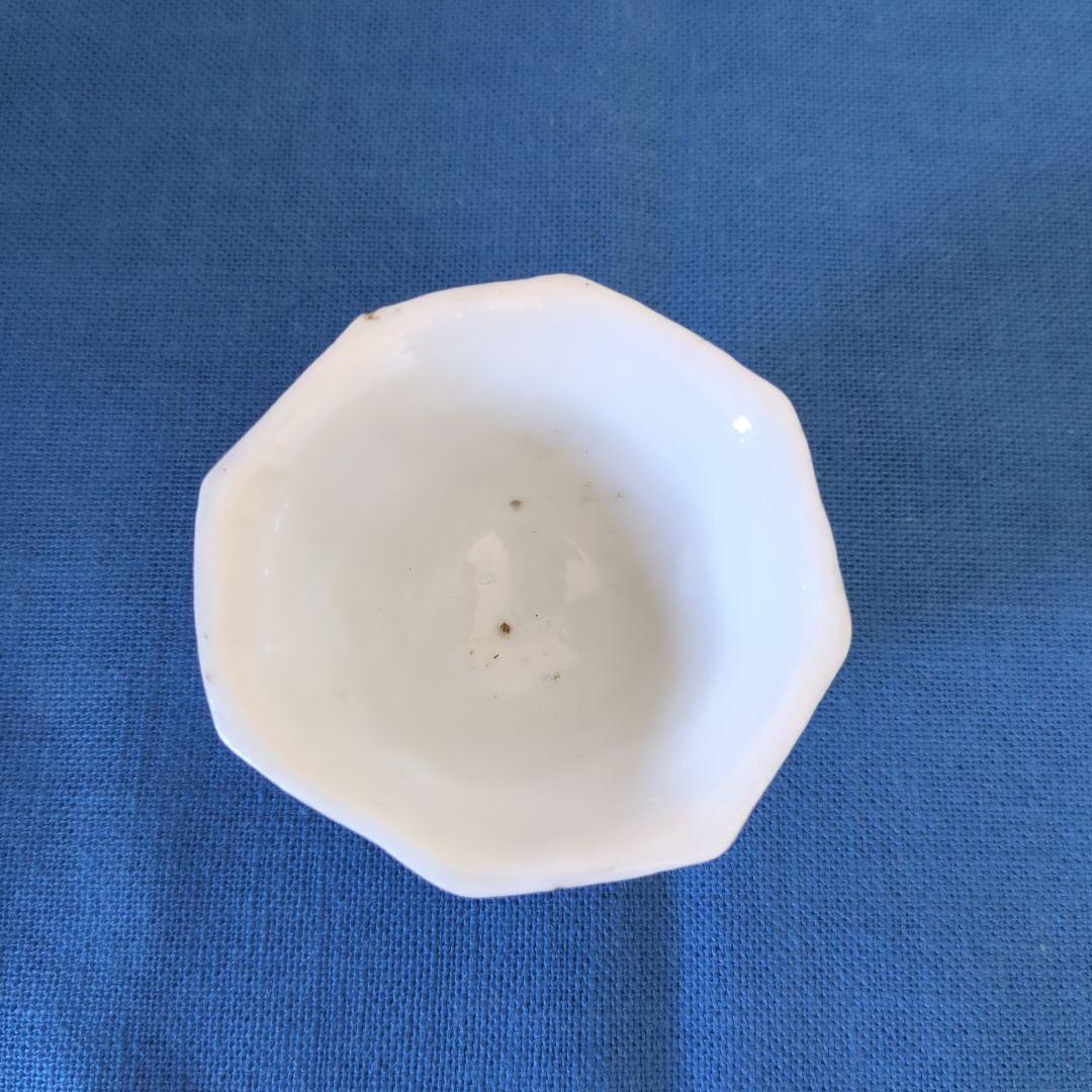 【骨董品】古い白磁のお猪口　酒器　ぐい呑み
