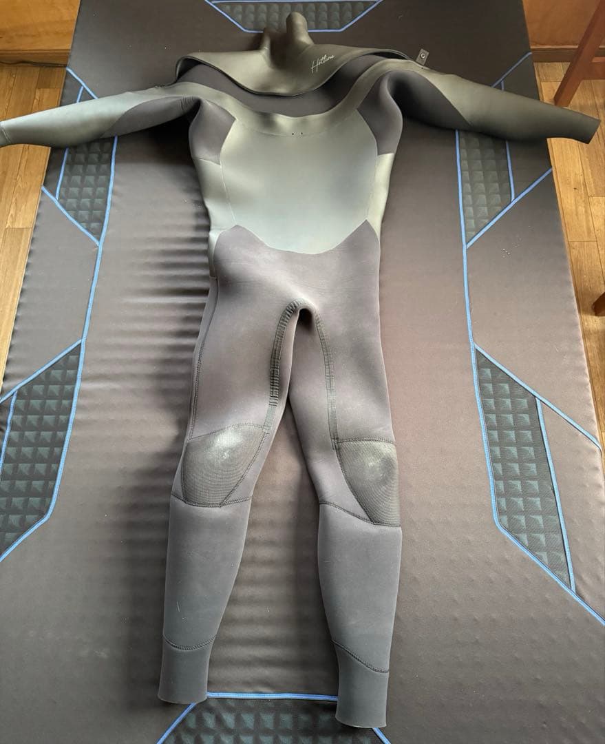 美品HOTLINE 5/3セミドライウェットスーツ