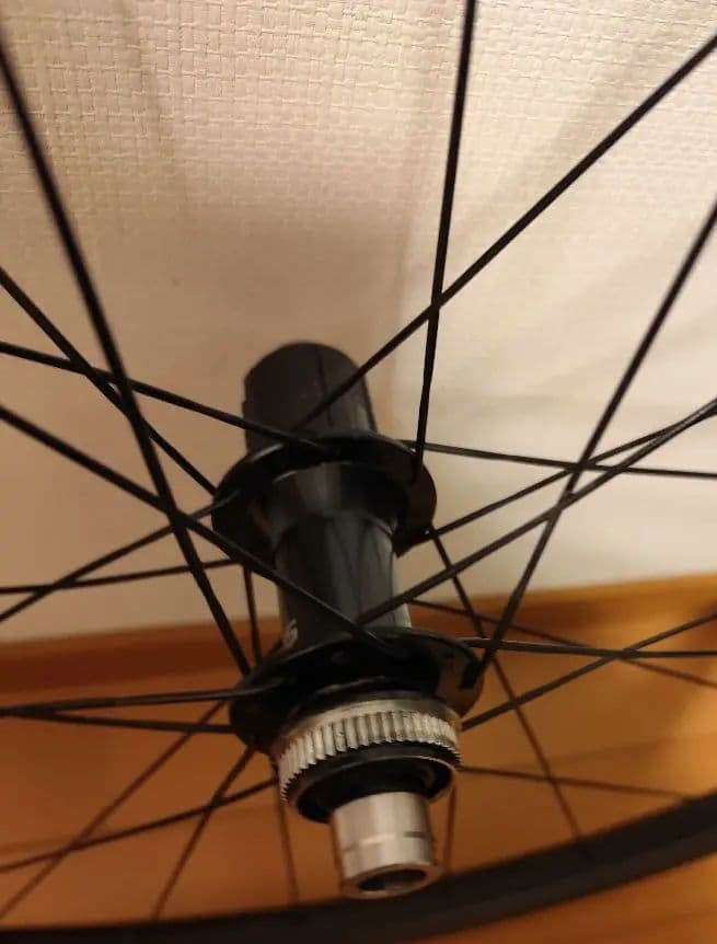 状態良好SHIMANO 105 カーボンホイール リムハイト32mm前後セット