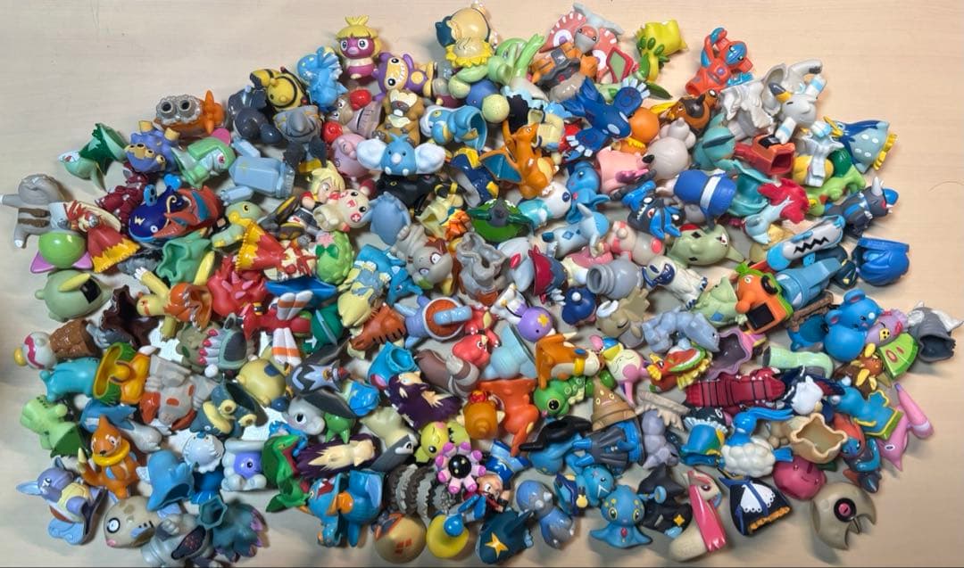 ポケモンキッズ　まとめ売り　約400個（傷、汚れたものを含む）