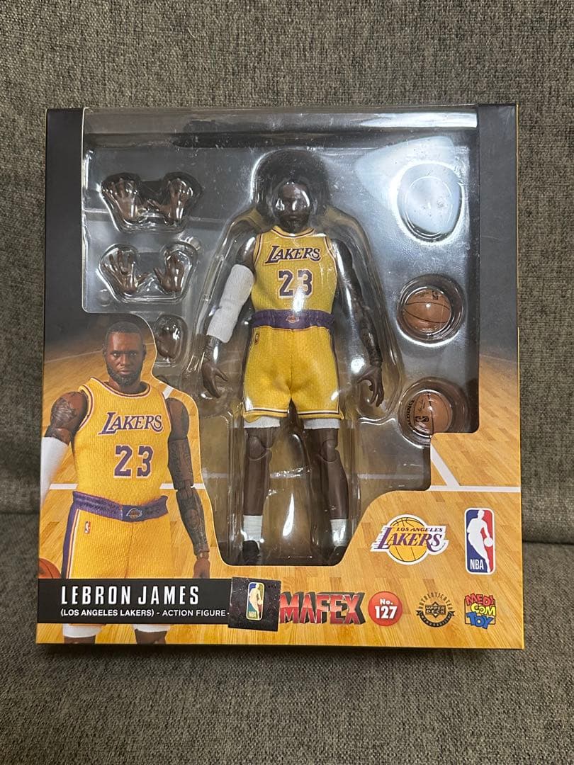 レブロン　ジェームス　開封品　中古　フィギュア　メディコムトイ　バスケ　NBA
