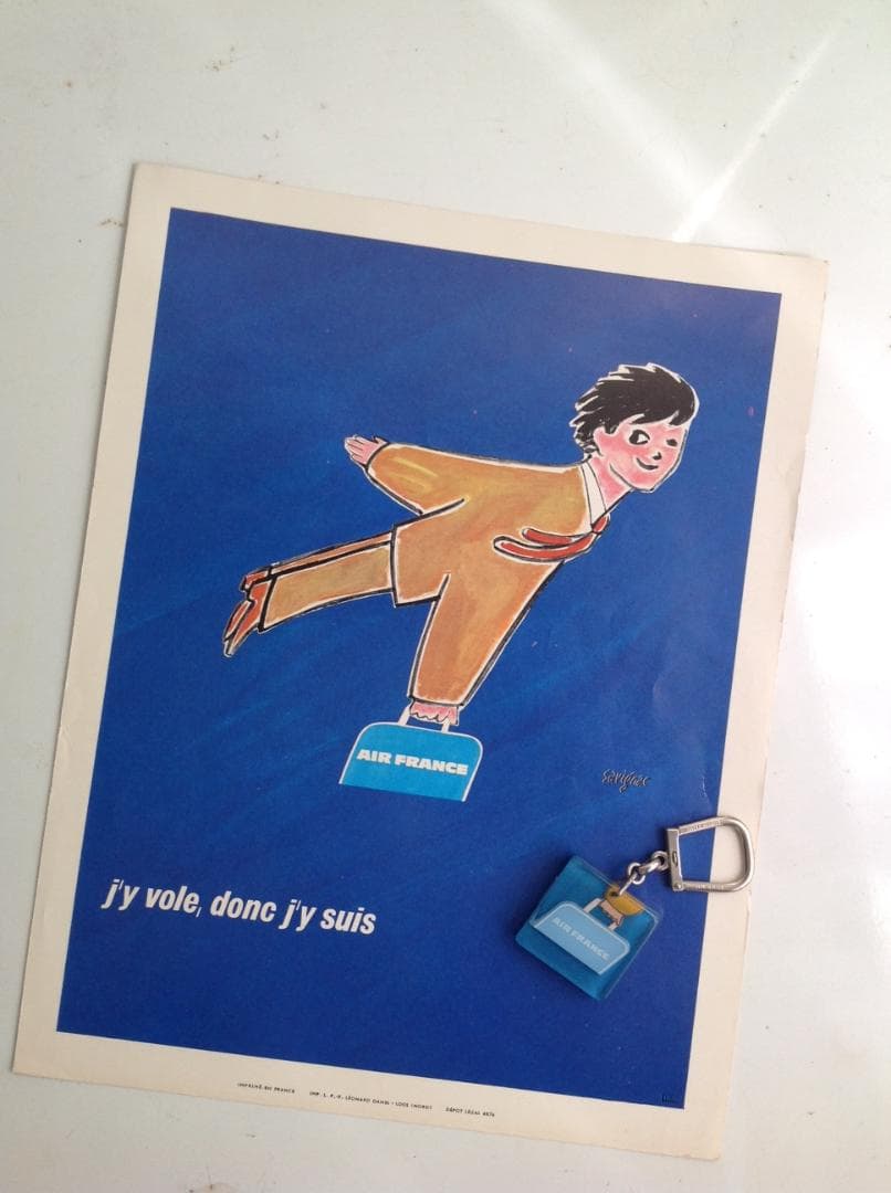 古い雑誌広告とブルボンキーホルダー　エールフランス　ブロカント　ヴィンテージ