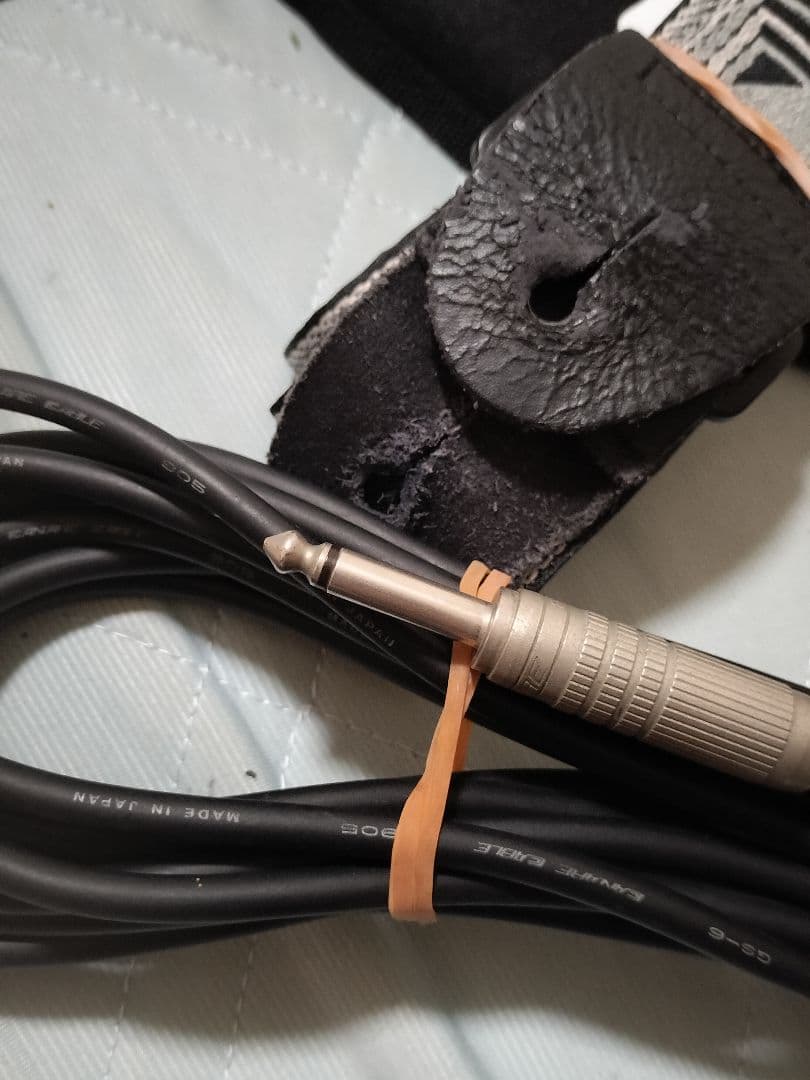 Squier スクワイヤー ストラトキャスター FSR ケースオマケ多数付