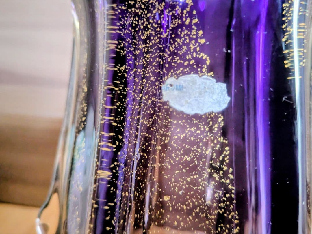 日本の家屋より出てきた 手吹きガラス花瓶 紫 金粒 アートガラス 作家不詳