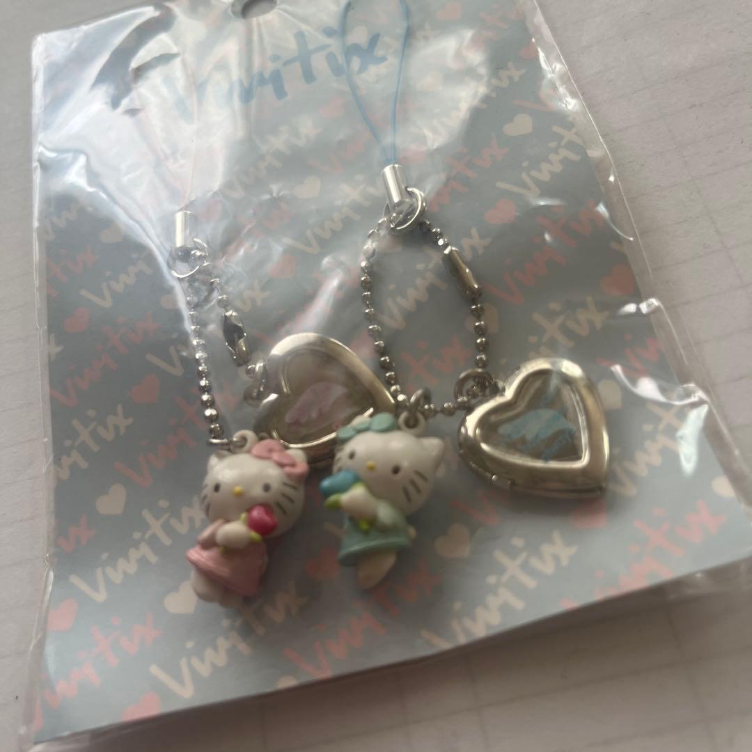 vivitix エンジェルキティ　ロケットペンダントストラップ