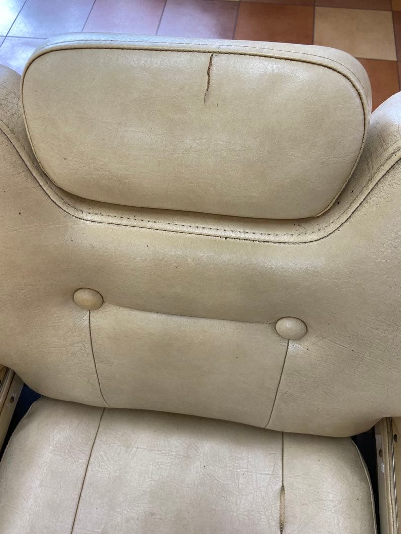 タカラベルモント　バーバーチェア　理容椅子