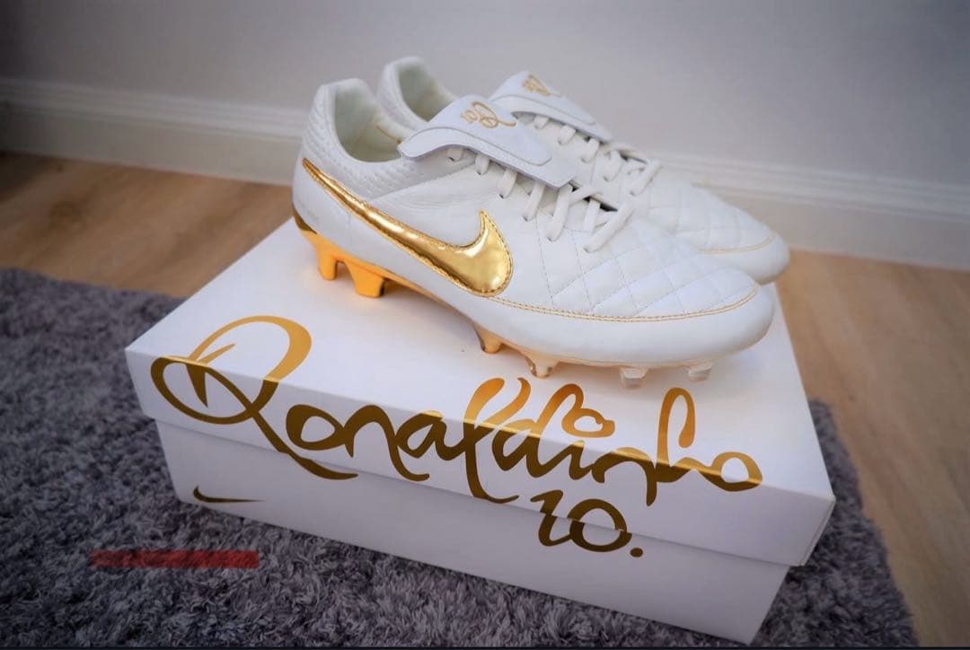Ronaldinho × Nike Tiempo Legend FG Touch