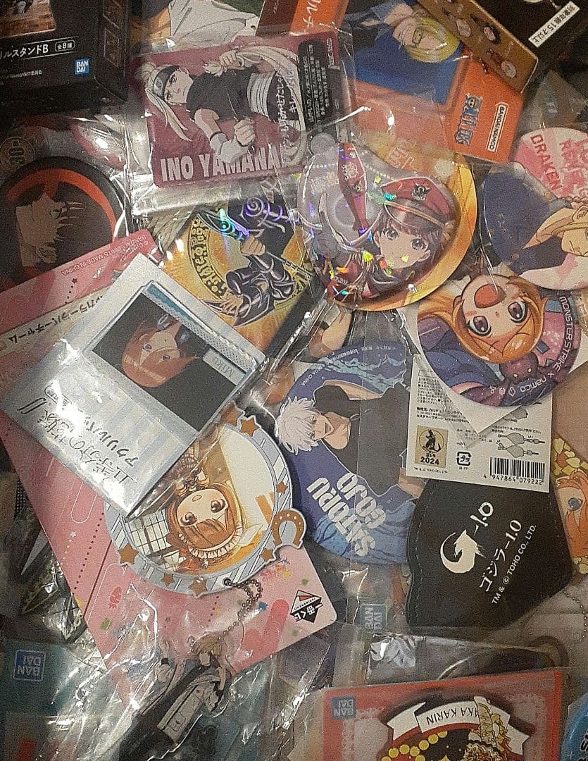 一番くじ＆缶バッジ＆アクスタ等、美少女グッズ等、希少品500点以上
