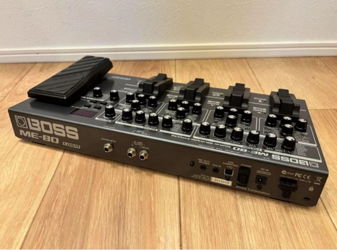 美品 ☆ BOSS ME-80 ギター マルチエフェクター