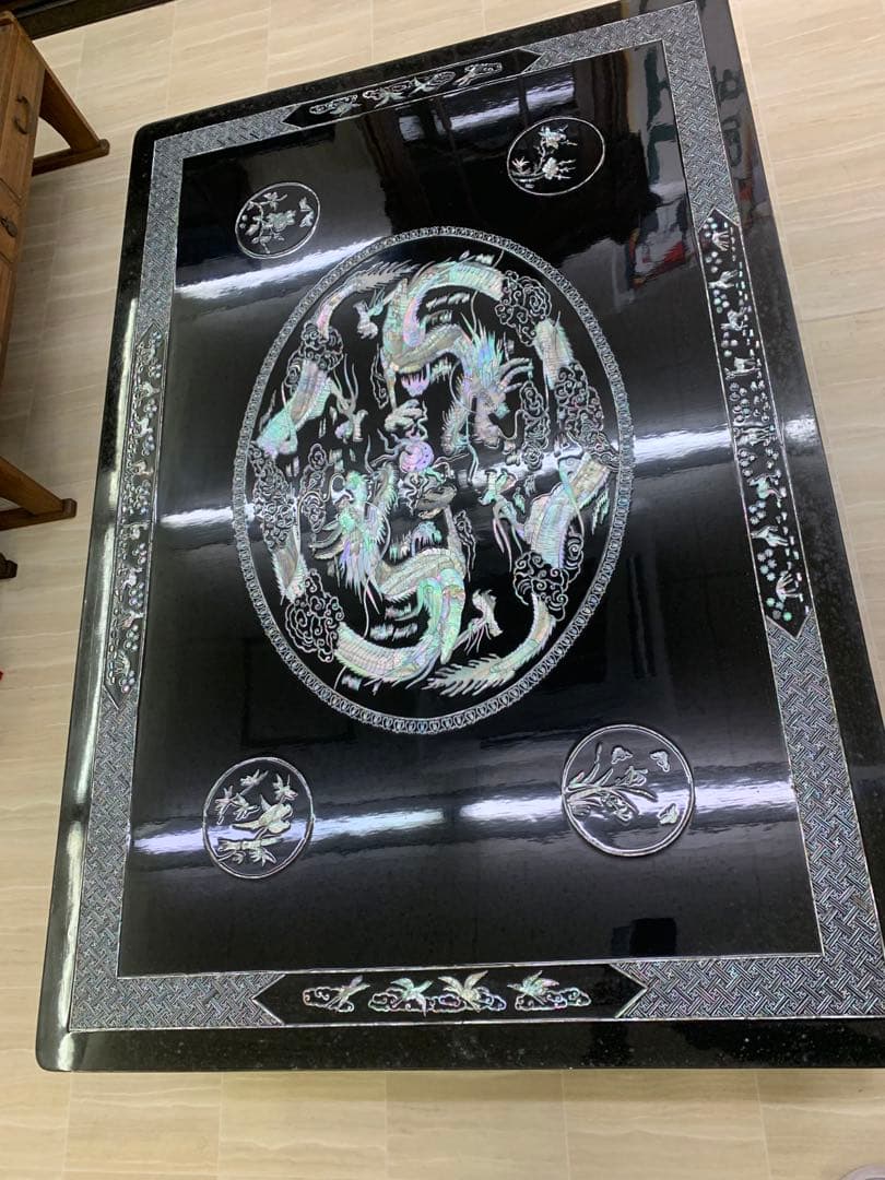 螺鈿細工　韓国伝統工芸　大型座卓 ドラゴン彫刻　年代物　骨董品