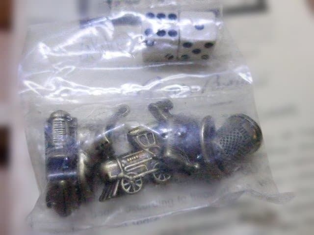 とても高価な英国製ノスタルジーMONOPOLY 木製箱版。未使用品