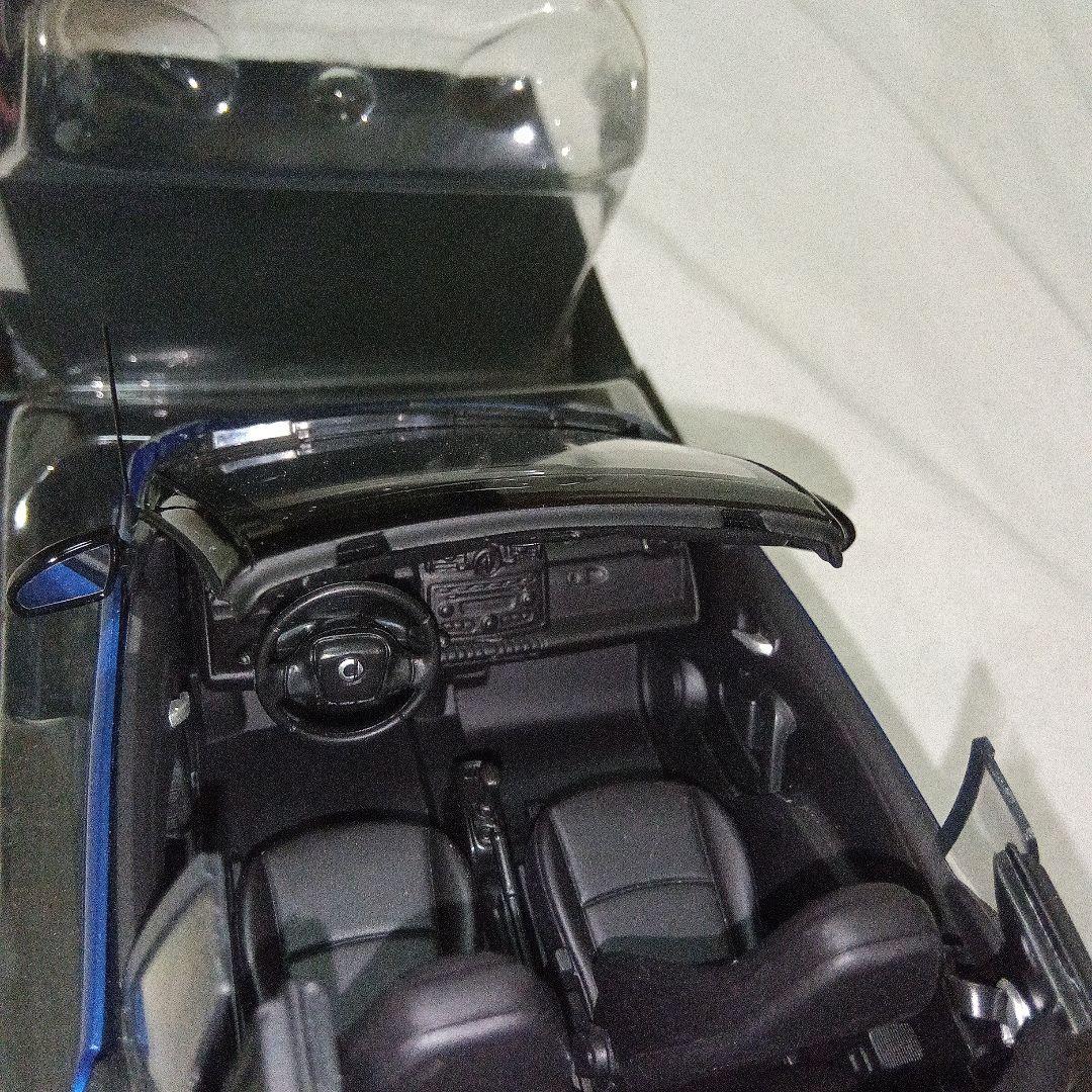 ミニチャンプス 1/18 スマート フォーツー カブリオ 2007