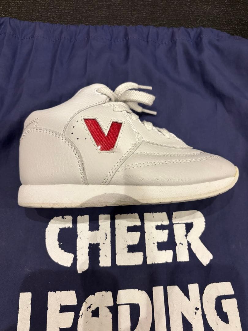 【‼️値下げ‼️】チアリーディングシューズ　varsity 19.0cm