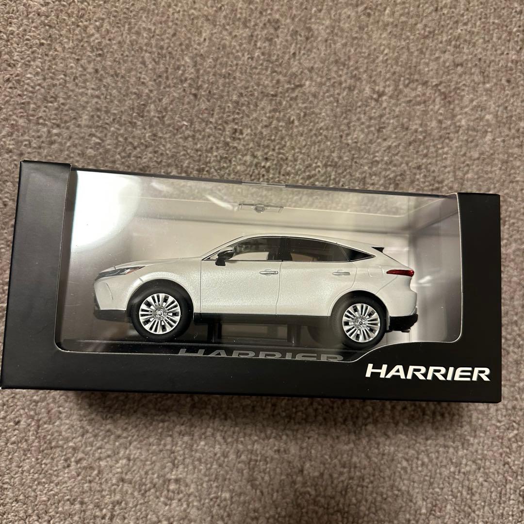 トヨタ ハリアー カラーサンプル