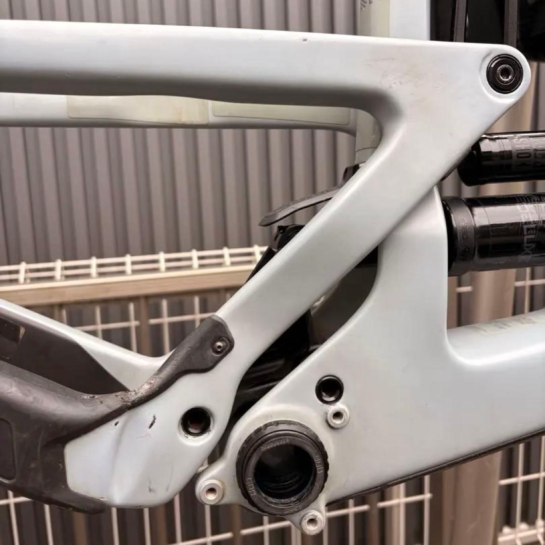 Santa Cruz BRONSON CC 2019モデル　フレーム