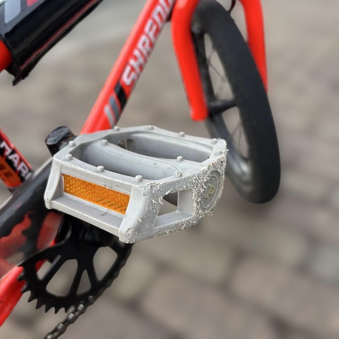 HARO SHREDDER 16インチ