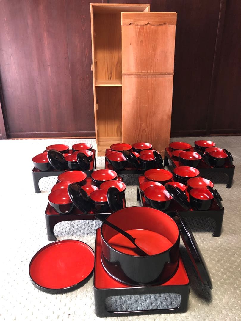 お膳　お椀　5膳　おひつ　しゃもじ　お盆　セット　木製収納箱付き　骨董品
