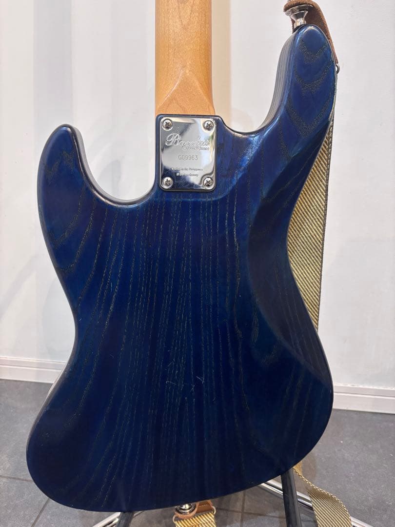 Bacchus Wl-003 濃青ジャズベタイプ　バッカス　４弦ベース木目癖強