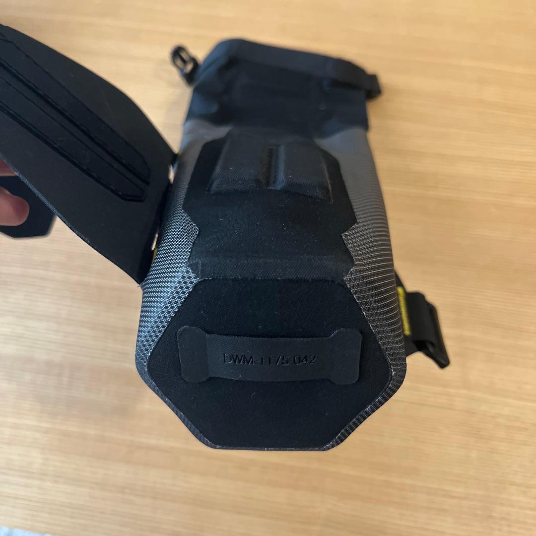 【美品】APIDURA エクスペディション・ダウンチューブパック