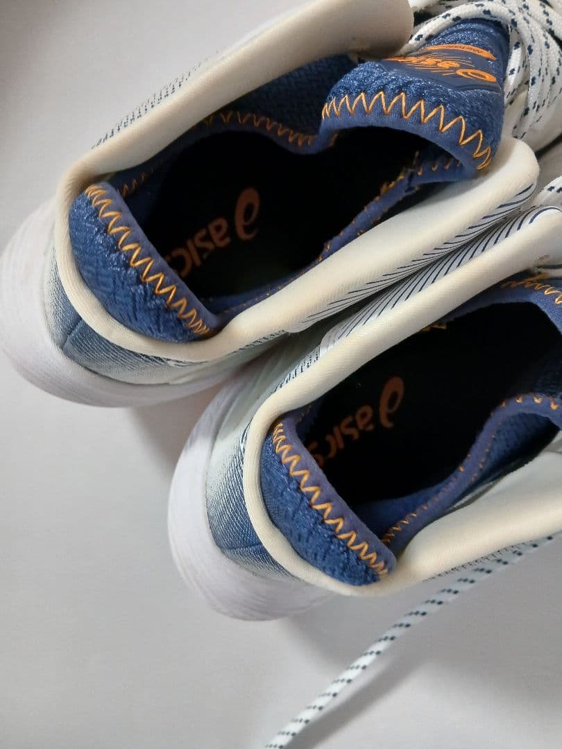 メタライズ　アシックス　バレーシューズ　全日本西田選手着用モデル　28.5センチ