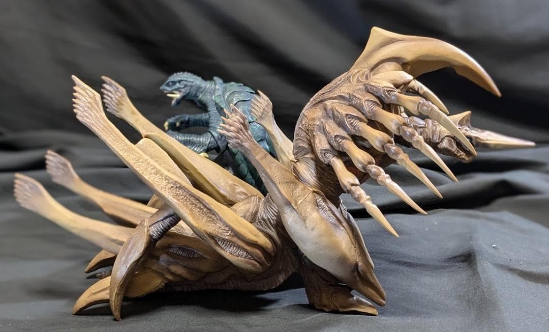 レギオン（エクスプラス）＆ガメラ96（ロケットプロ）ソフビフィギュア２体セット