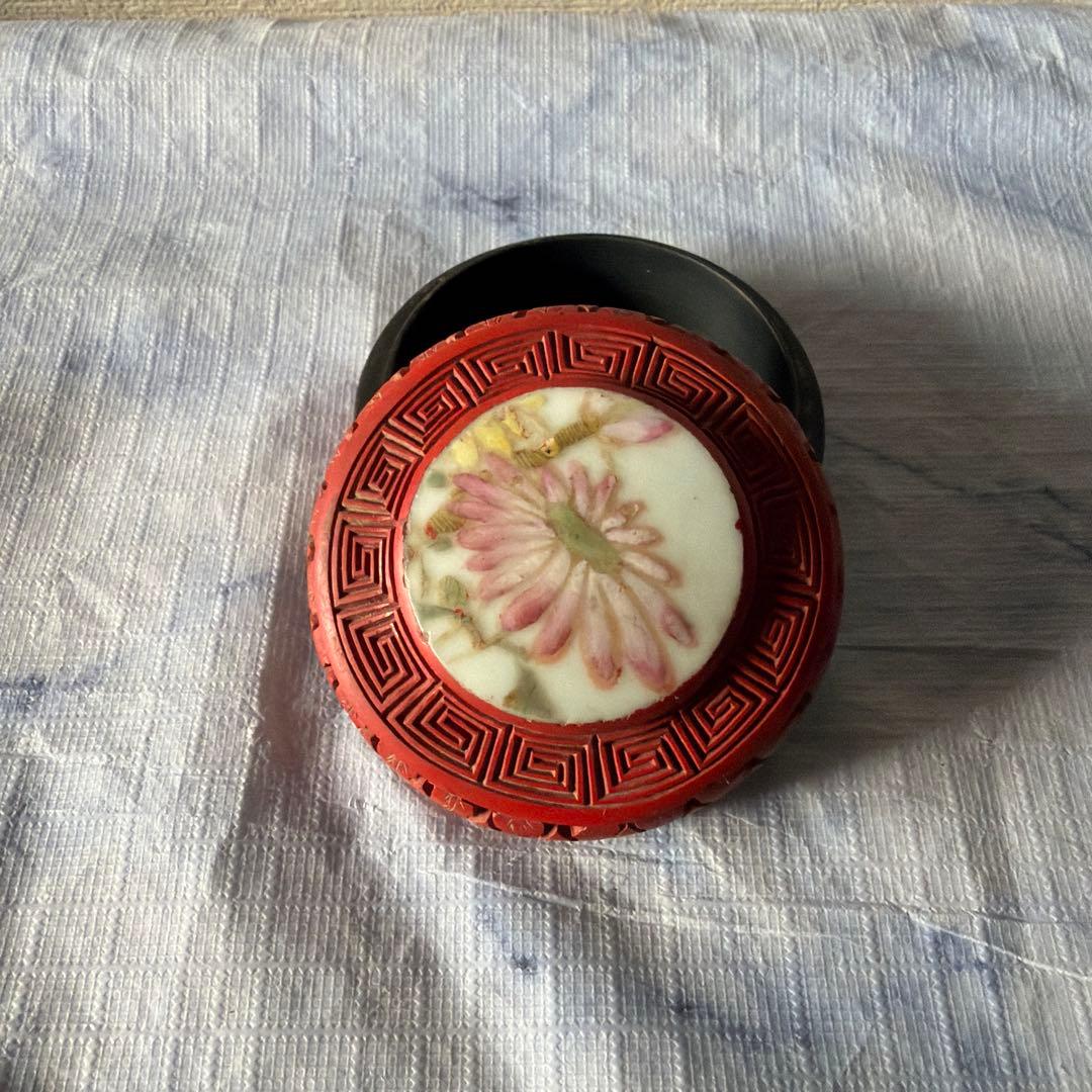 堆朱　香合　アンティーク　陶板　中国　China 小物入れ　ピルケース