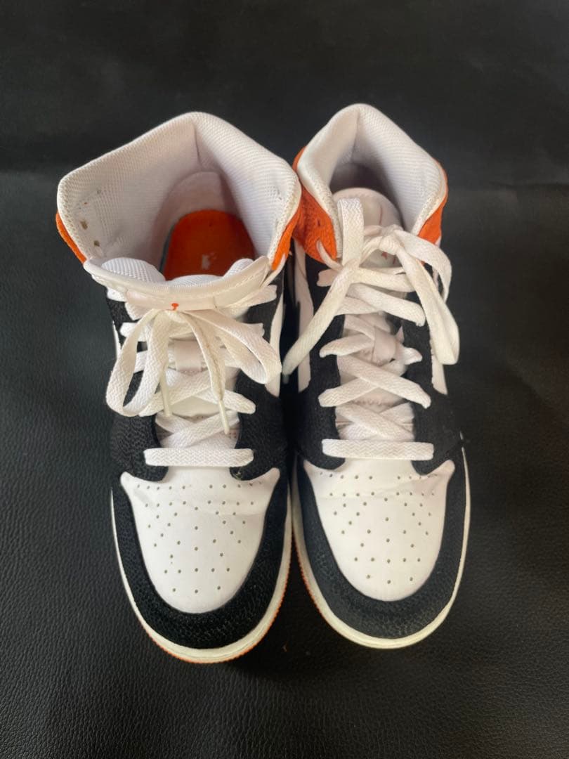 米軍放出品　ナイキ エア ジョーダン 1 ミッド SE GS ホワイト
