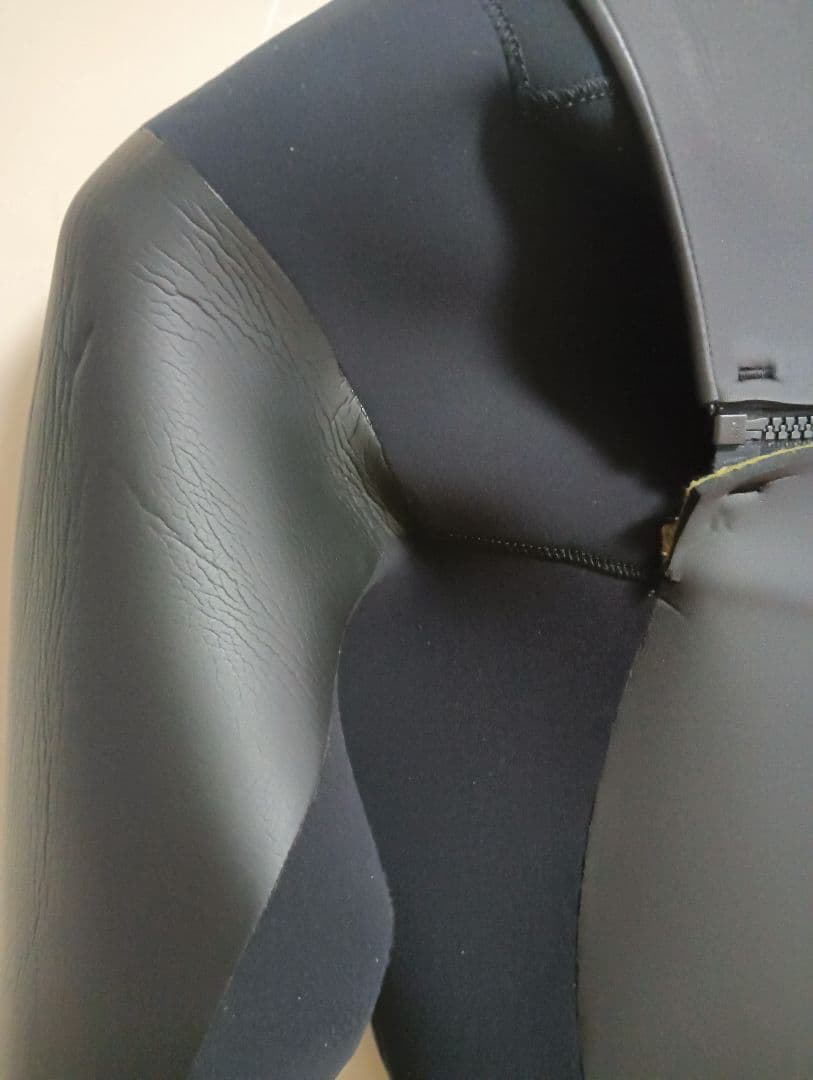 エアータイト　ウェットスーツ　　L～XLサイズ　ヌーベルバーグ　シーズン前値下げ