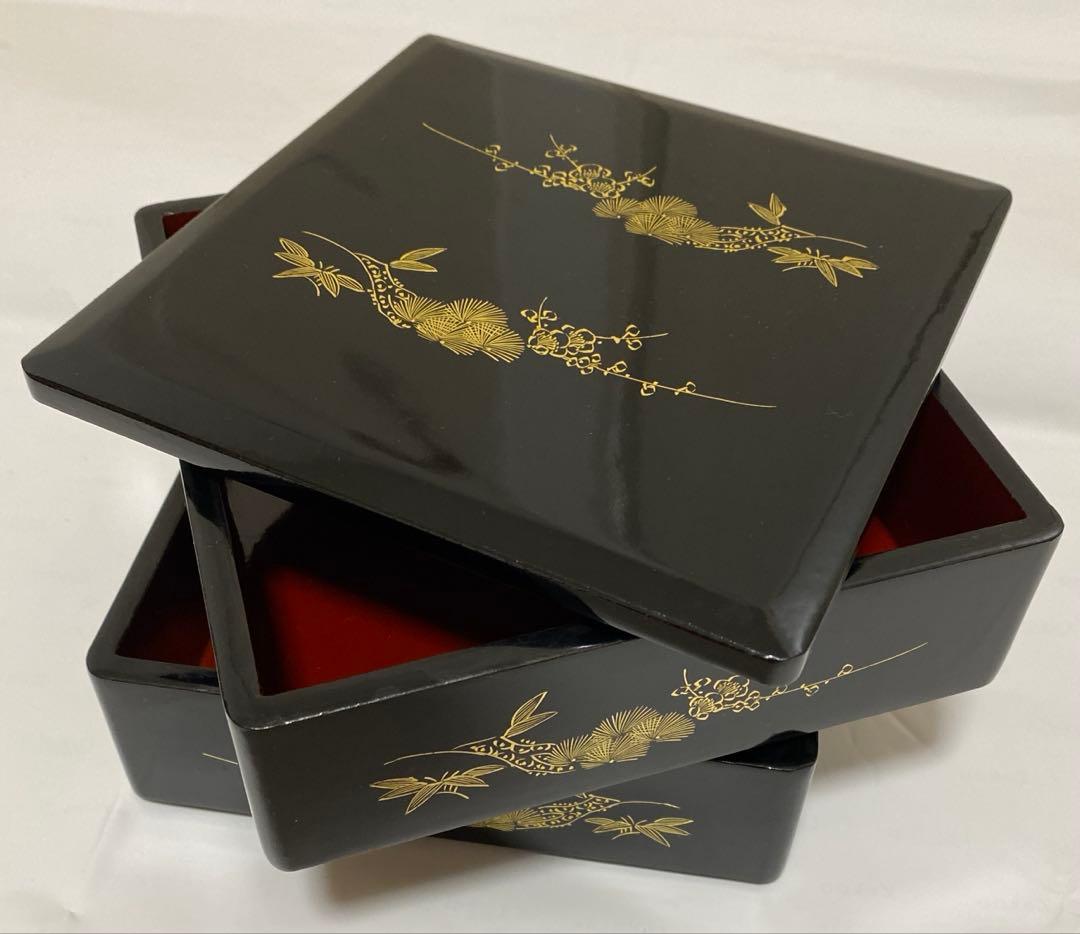 新品未使用　二段重漆器　松竹梅金色装飾　沈金