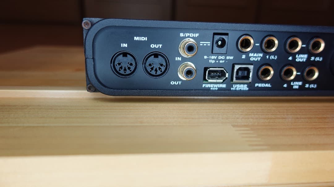 MOTU audio express オーディオインターフェース