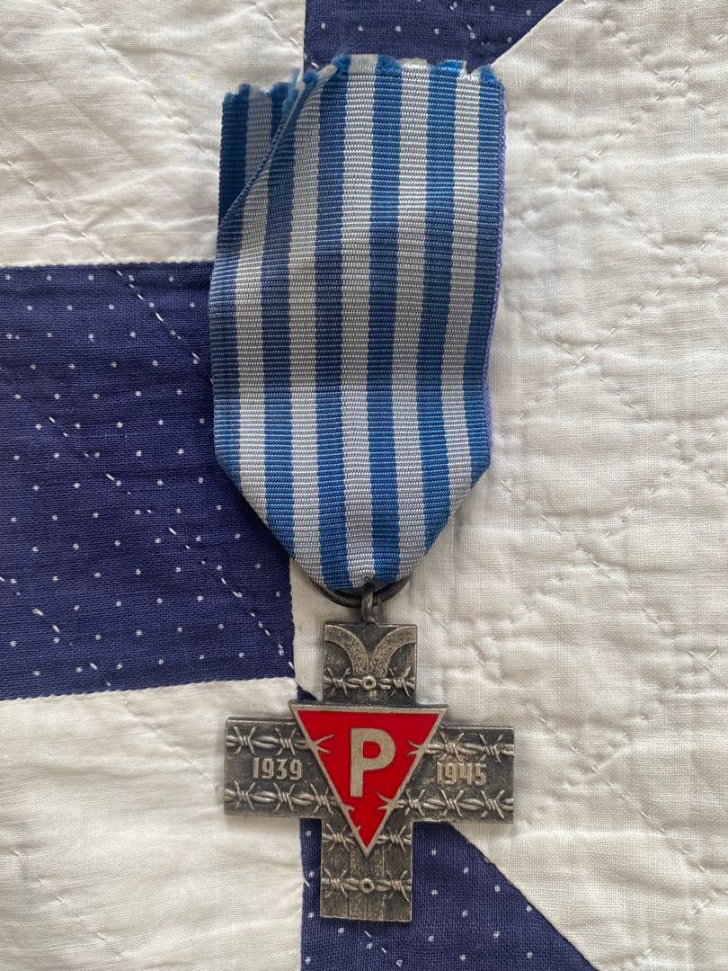 実物 ポーランド 強制収容所元囚人記章 アウシュビッツ収容所 生存者勲