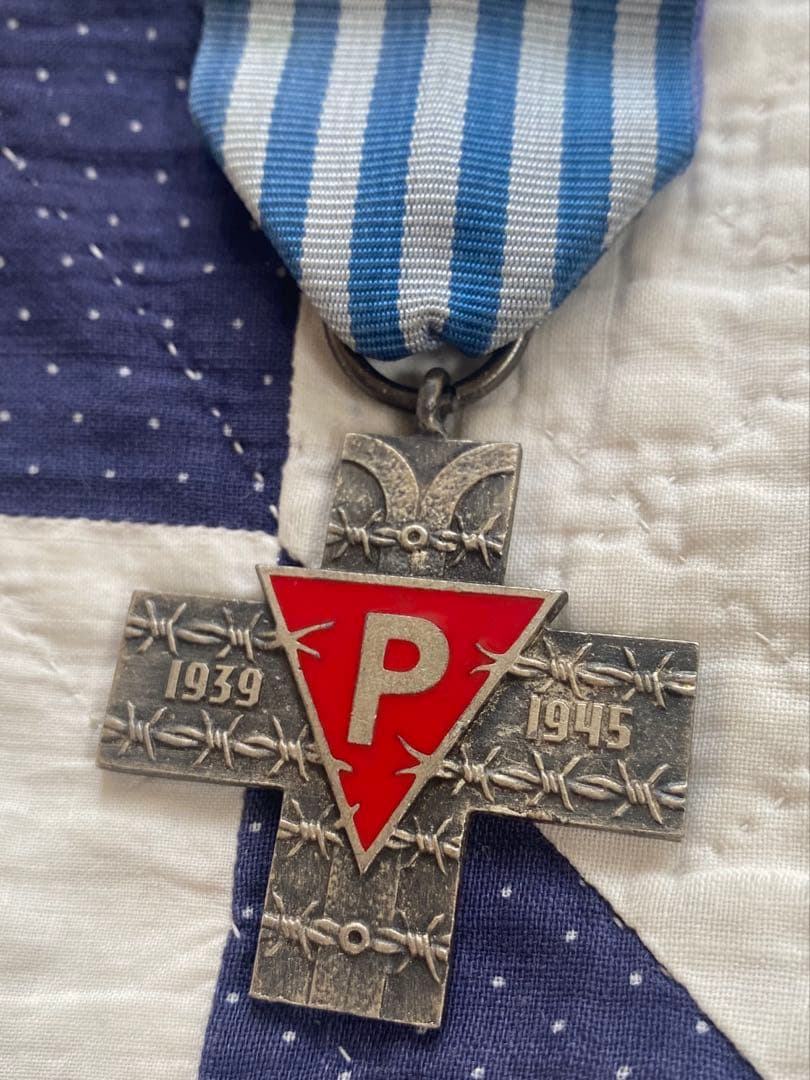 実物 ポーランド 強制収容所元囚人記章 アウシュビッツ収容所 生存者勲