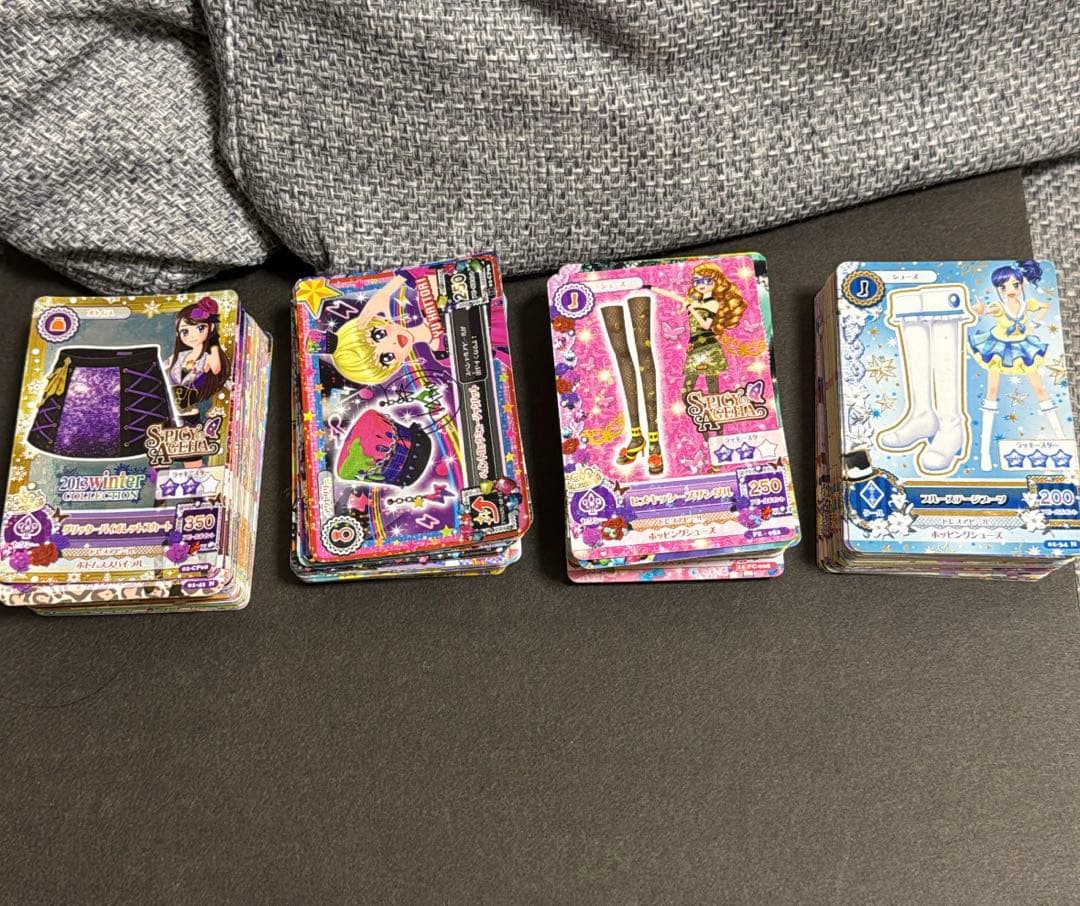 【匿名配送】　大量　引退品　初期アイカツカード　まとめ売り　セット　アニメ柄