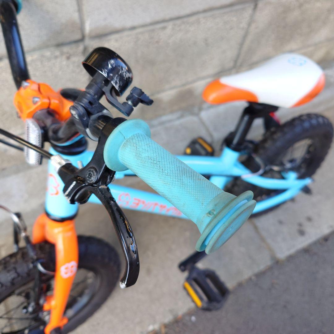 【手渡し　東京都】ヨツバサイクル　12インチ　ブルー