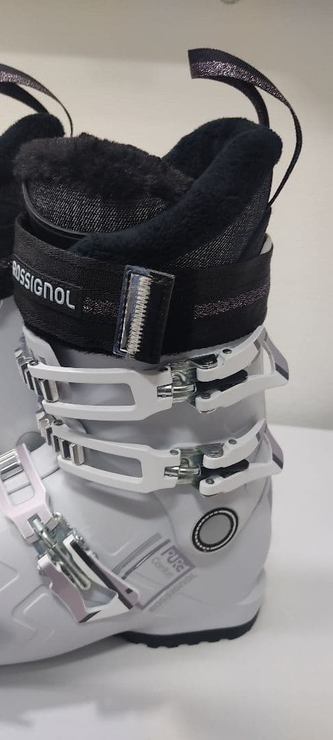 ROSSIGNOL スキー靴 ホワイト 4バックル 新品同様 22-23.5cm