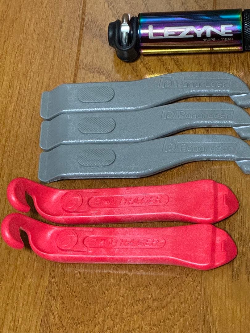 ロードバイク　パンク修理キット　セット